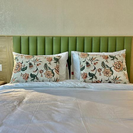 Hotel Limon & Banquet Sector 29, Gurgaon Bagian luar foto