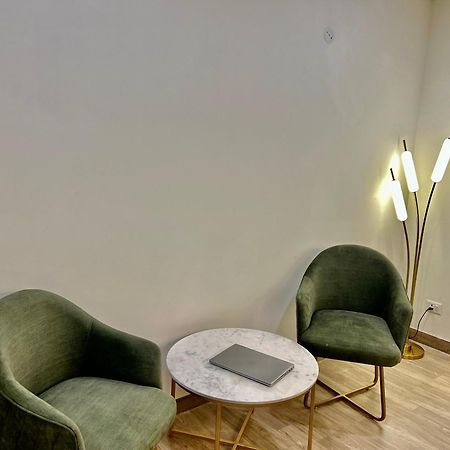 Hotel Limon & Banquet Sector 29, Gurgaon Bagian luar foto