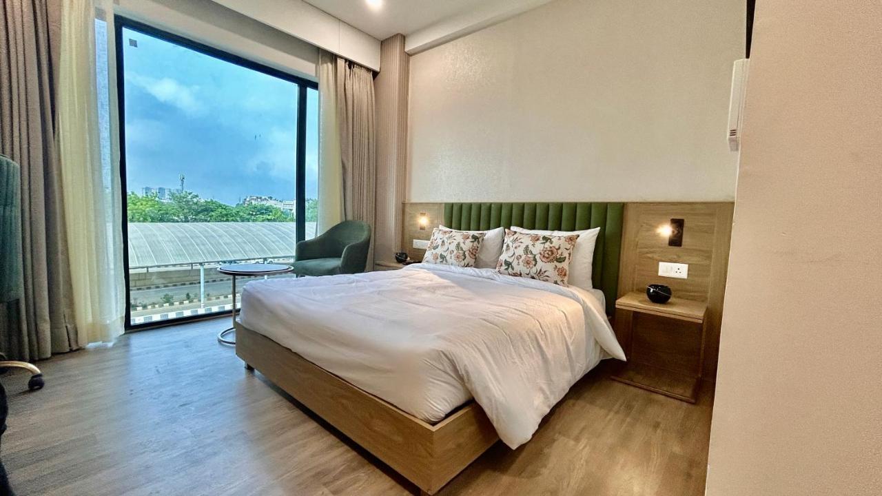 Hotel Limon & Banquet Sector 29, Gurgaon Bagian luar foto