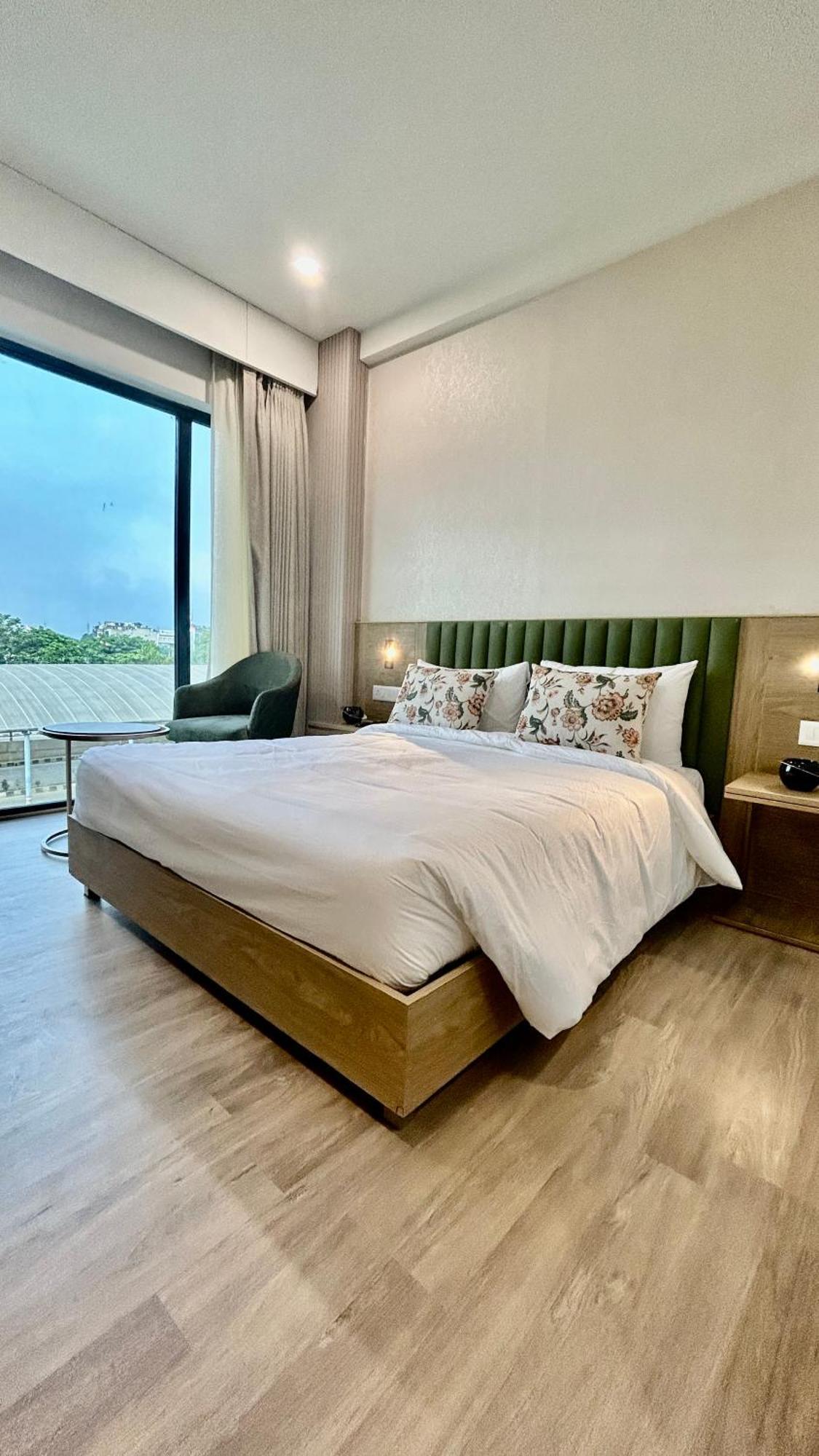 Hotel Limon & Banquet Sector 29, Gurgaon Bagian luar foto