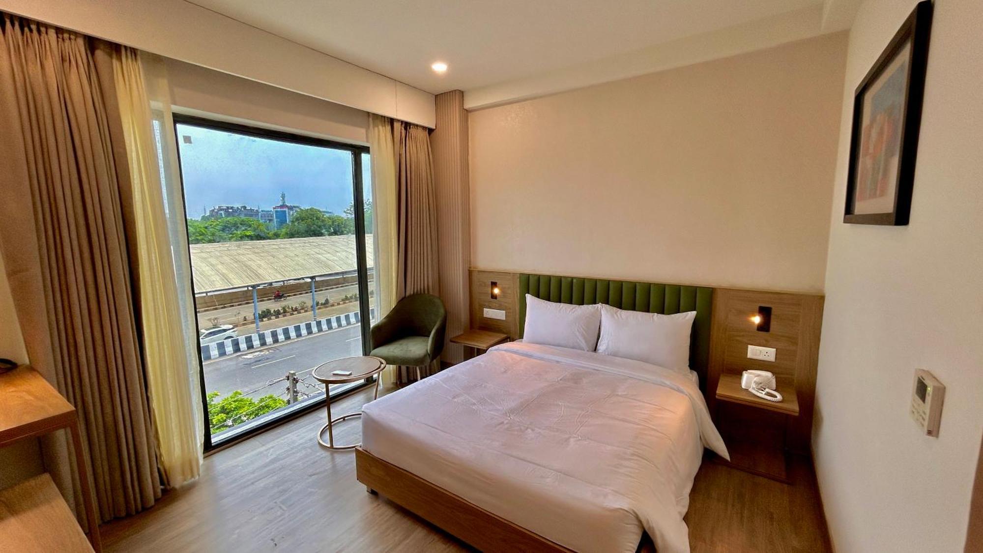 Hotel Limon & Banquet Sector 29, Gurgaon Bagian luar foto