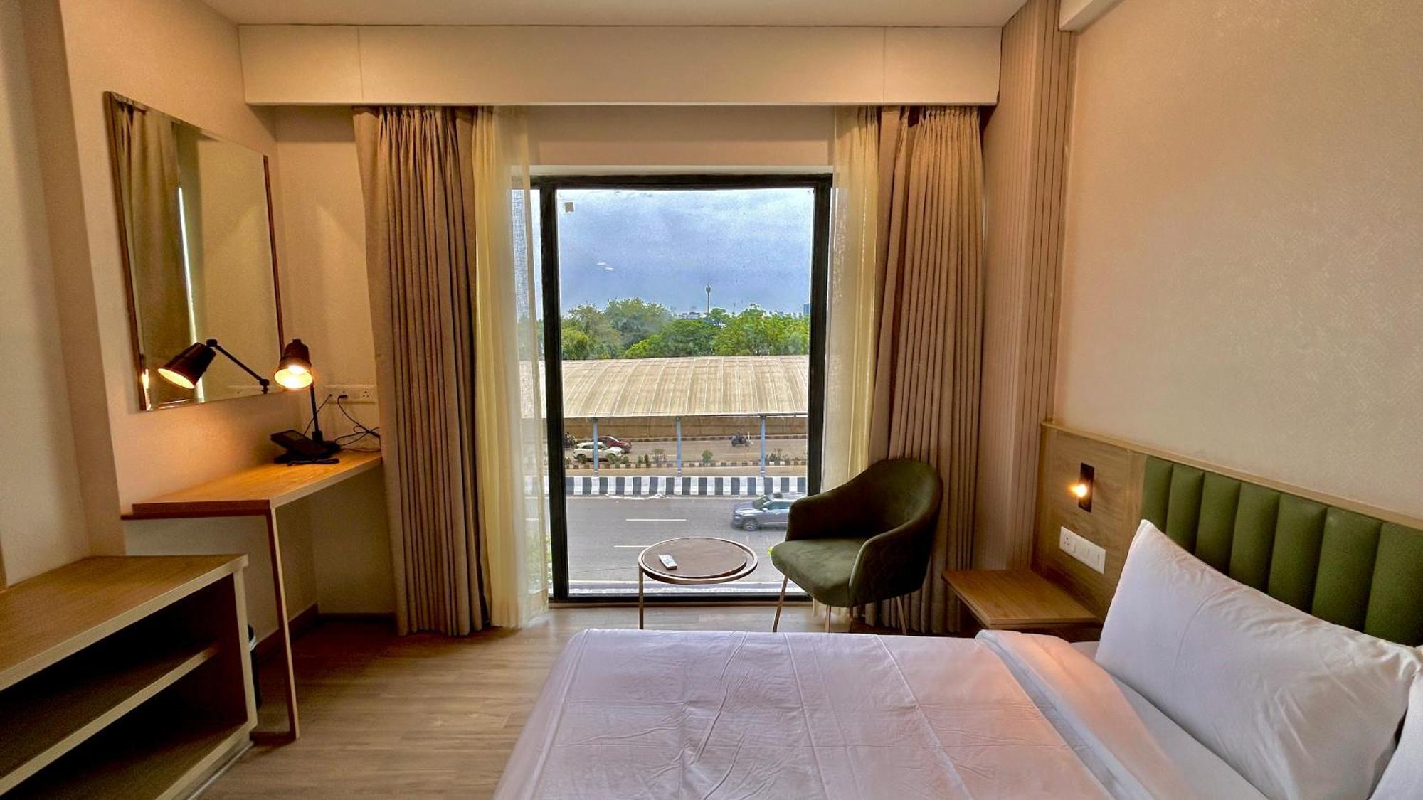 Hotel Limon & Banquet Sector 29, Gurgaon Bagian luar foto